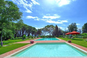 Villa Lorenza by PosarelliVillas